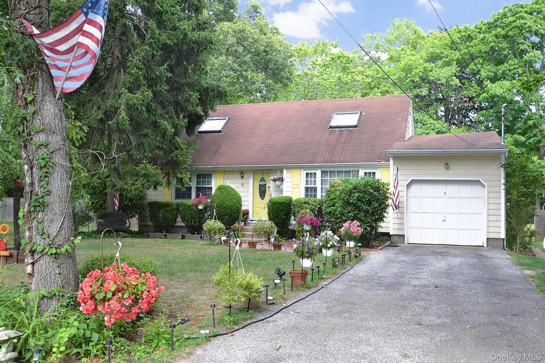 Photograph of 5 Radio Avenue