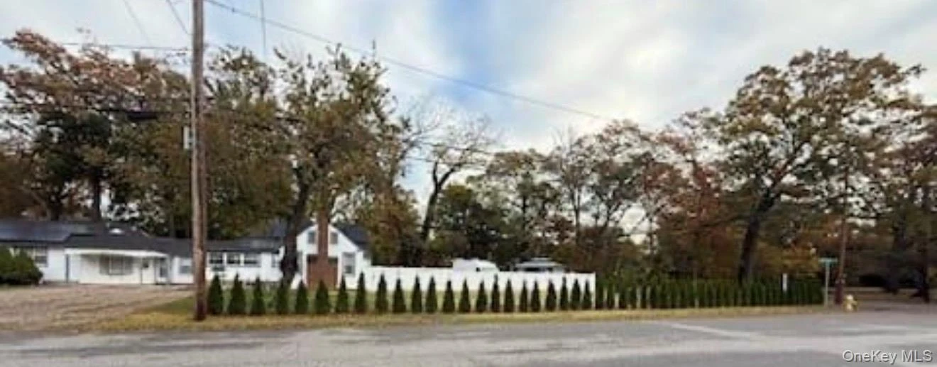 Photograph of 21 Locust Avenue