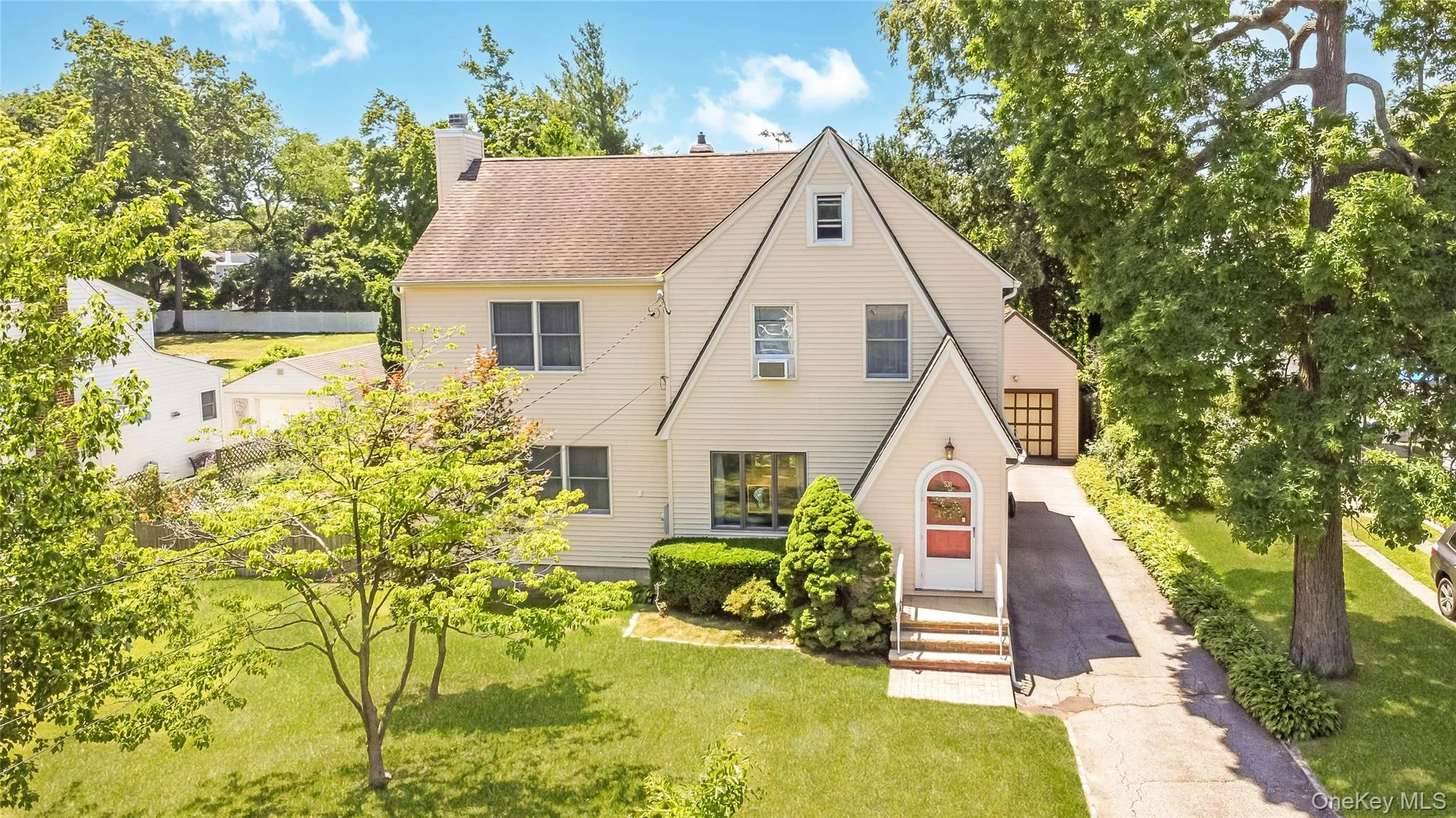 Photograph of 530 Elm Street