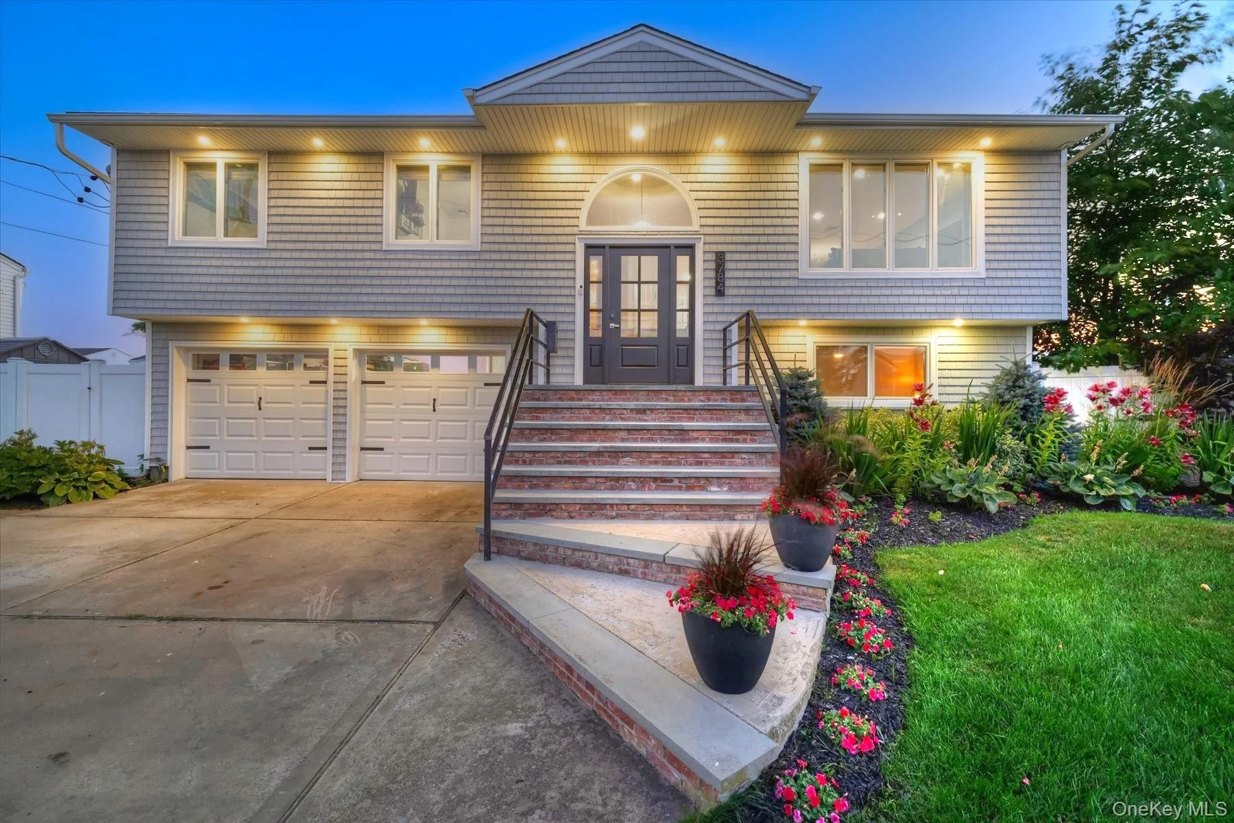 Photograph of 3784 Carrel Boulevard