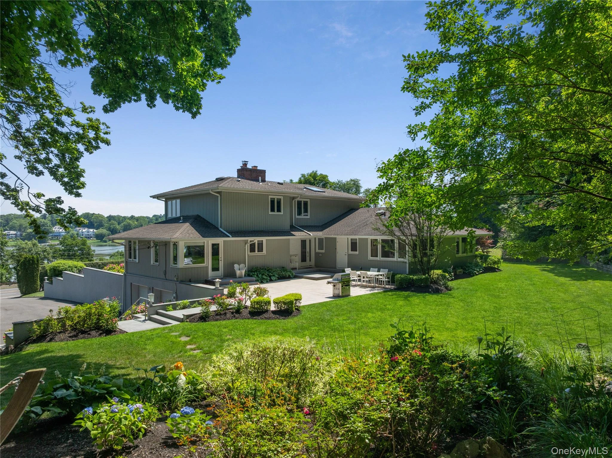 Photograph of 353 Shore Road