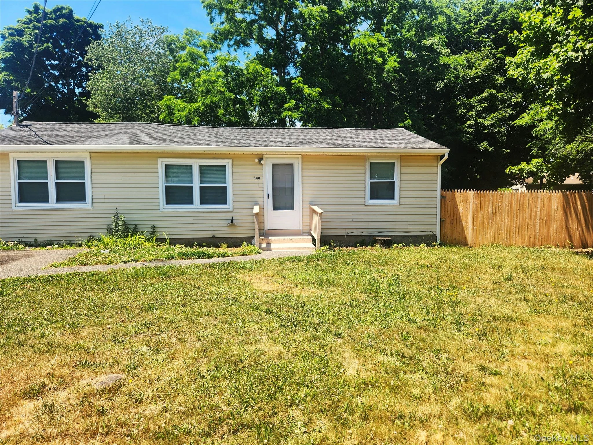 Photograph of 548 Taylor Avenue
