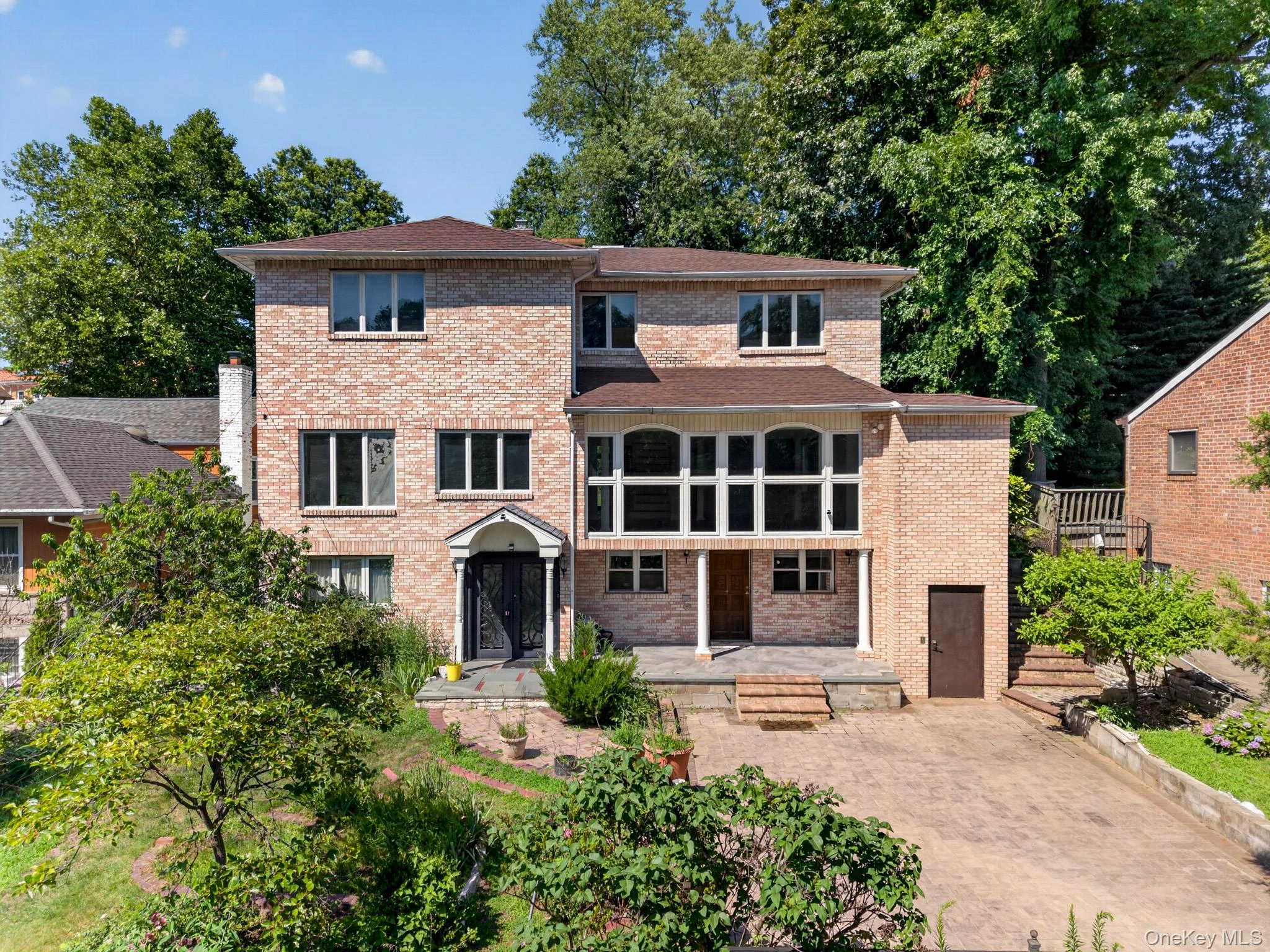 Photograph of 71-57 Douglaston Parkway