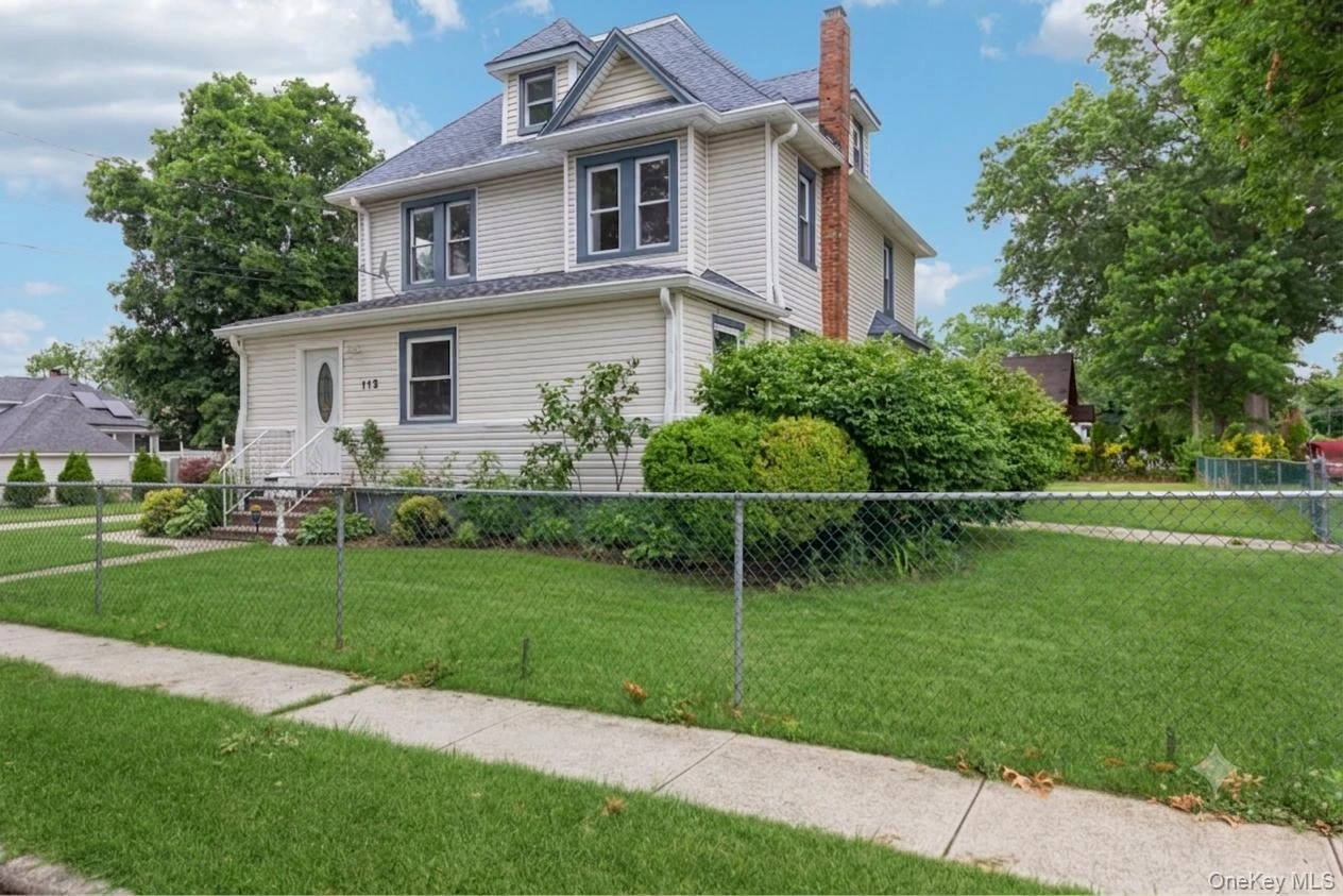 Photograph of 112 Woods Avenue