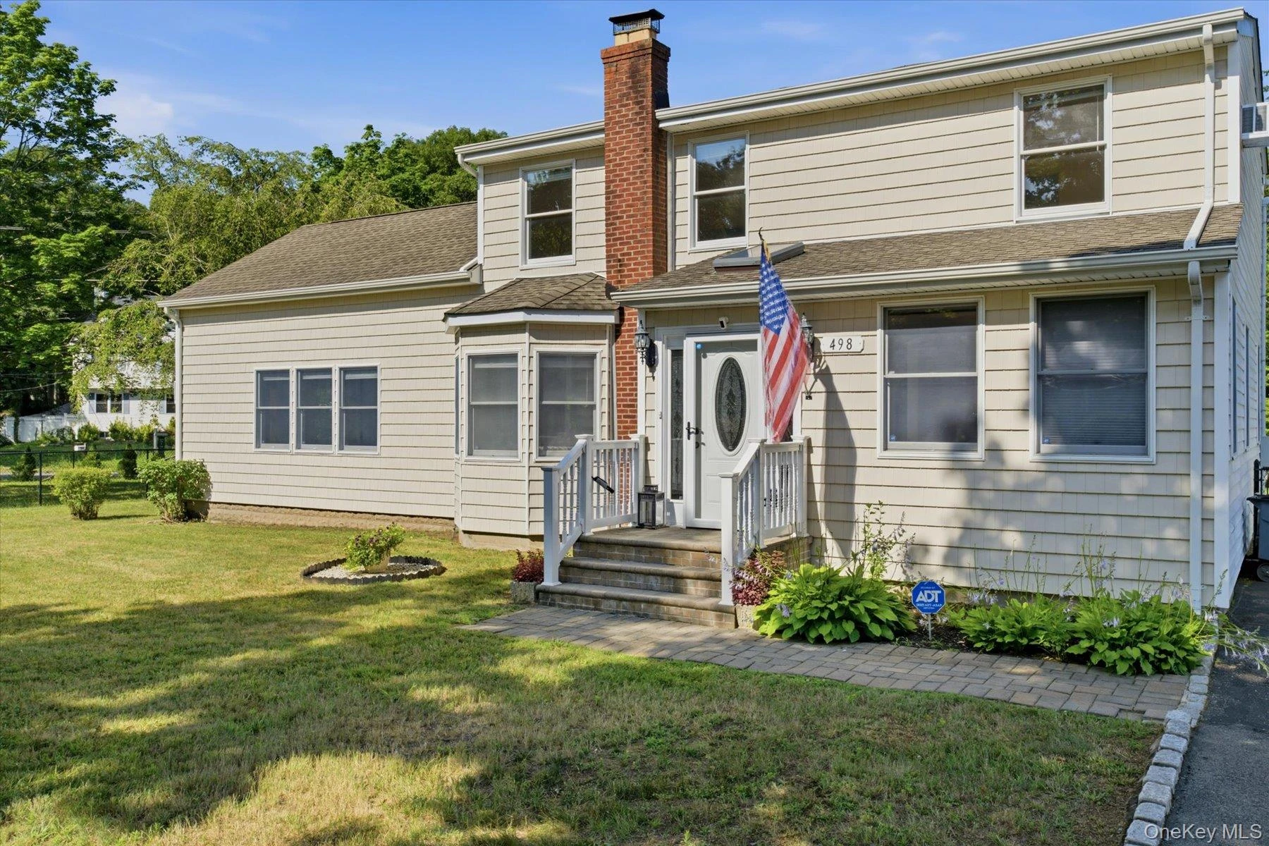 Photograph of 498 Miller Place Road