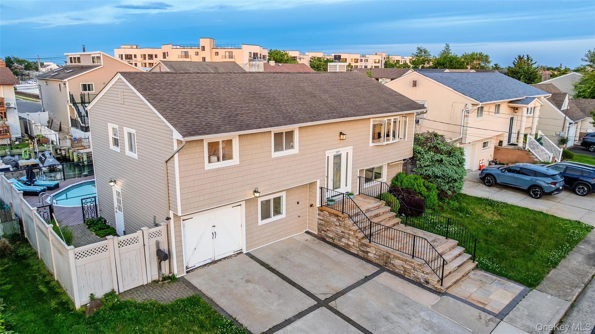 Photograph of 519 Nassau Avenue