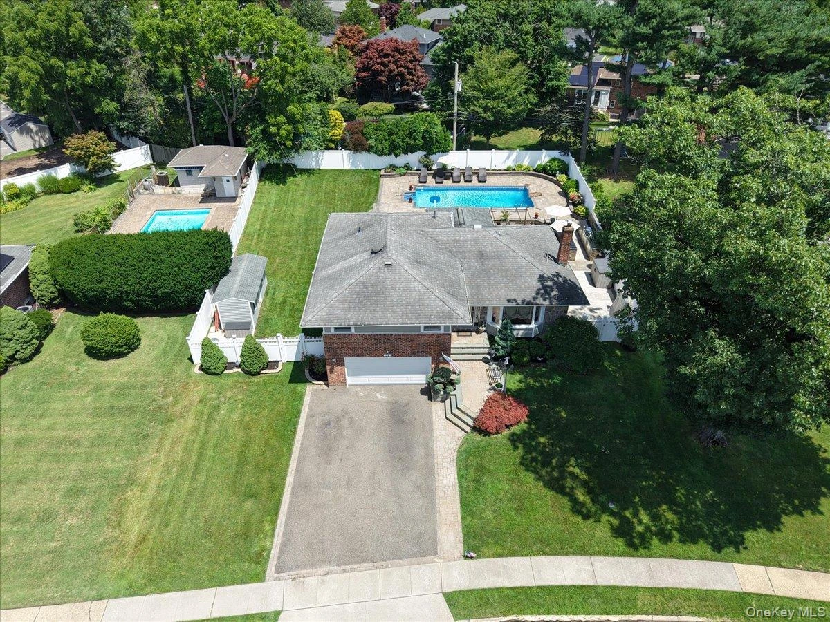 Photograph of 32 Lark Drive