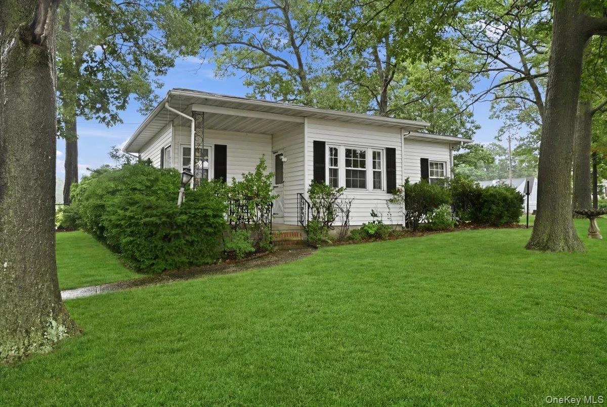 Photograph of 89 4th Street
