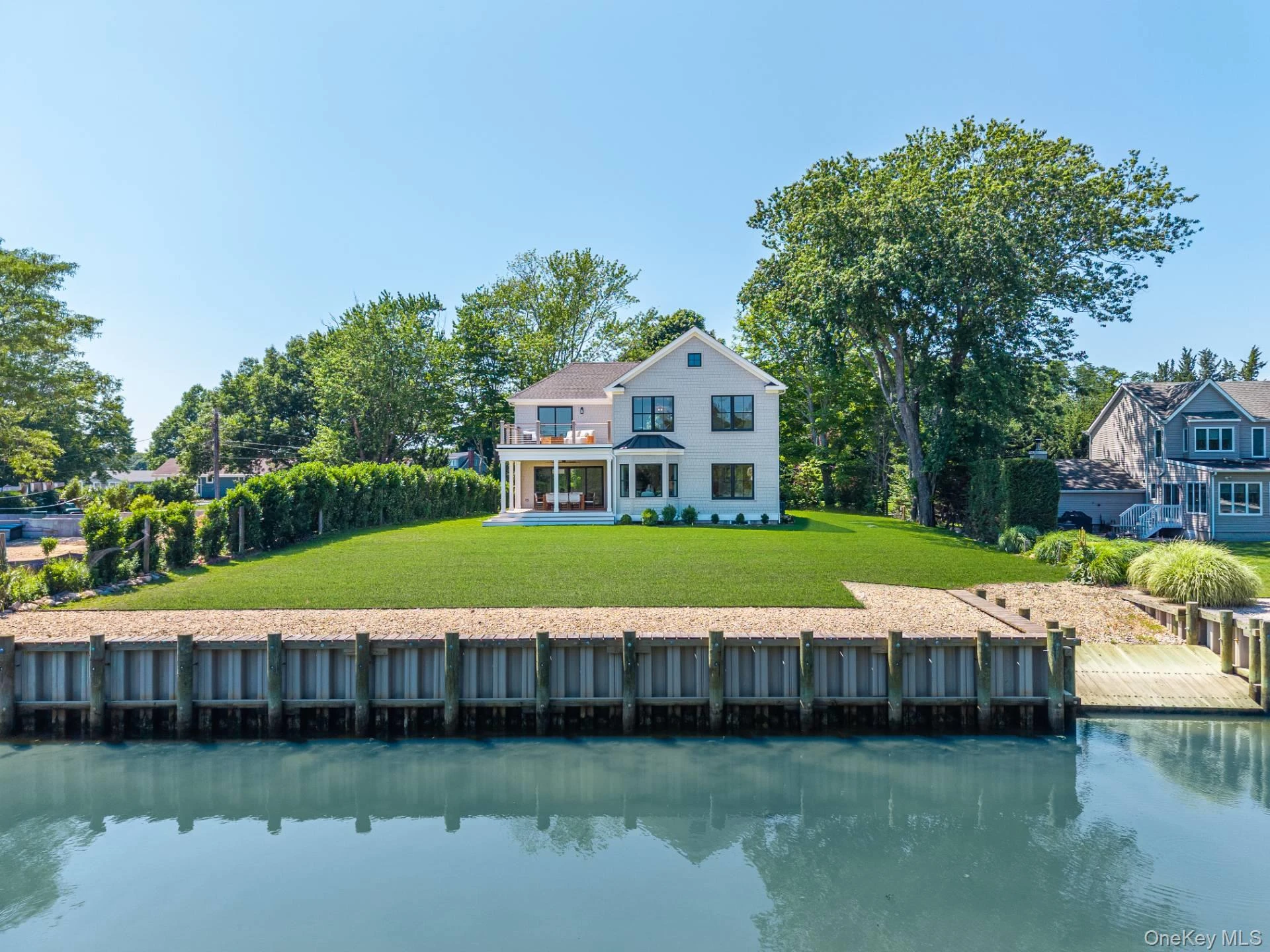 Photograph of 195 Williamsburg Drive