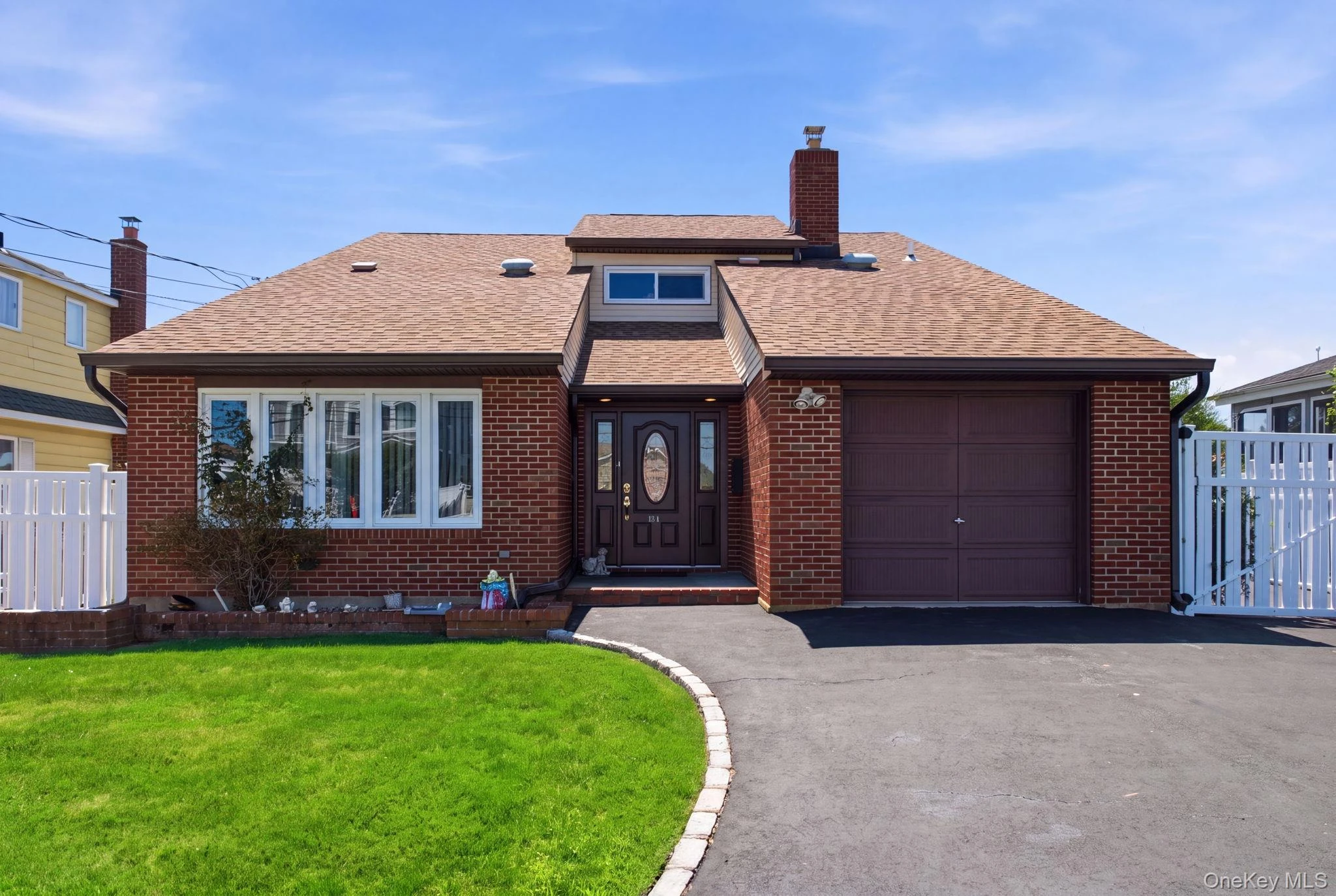 Photograph of 212 Shore Road
