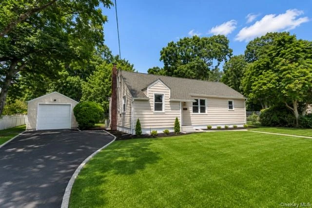 Photograph of 1340 Manor Lane