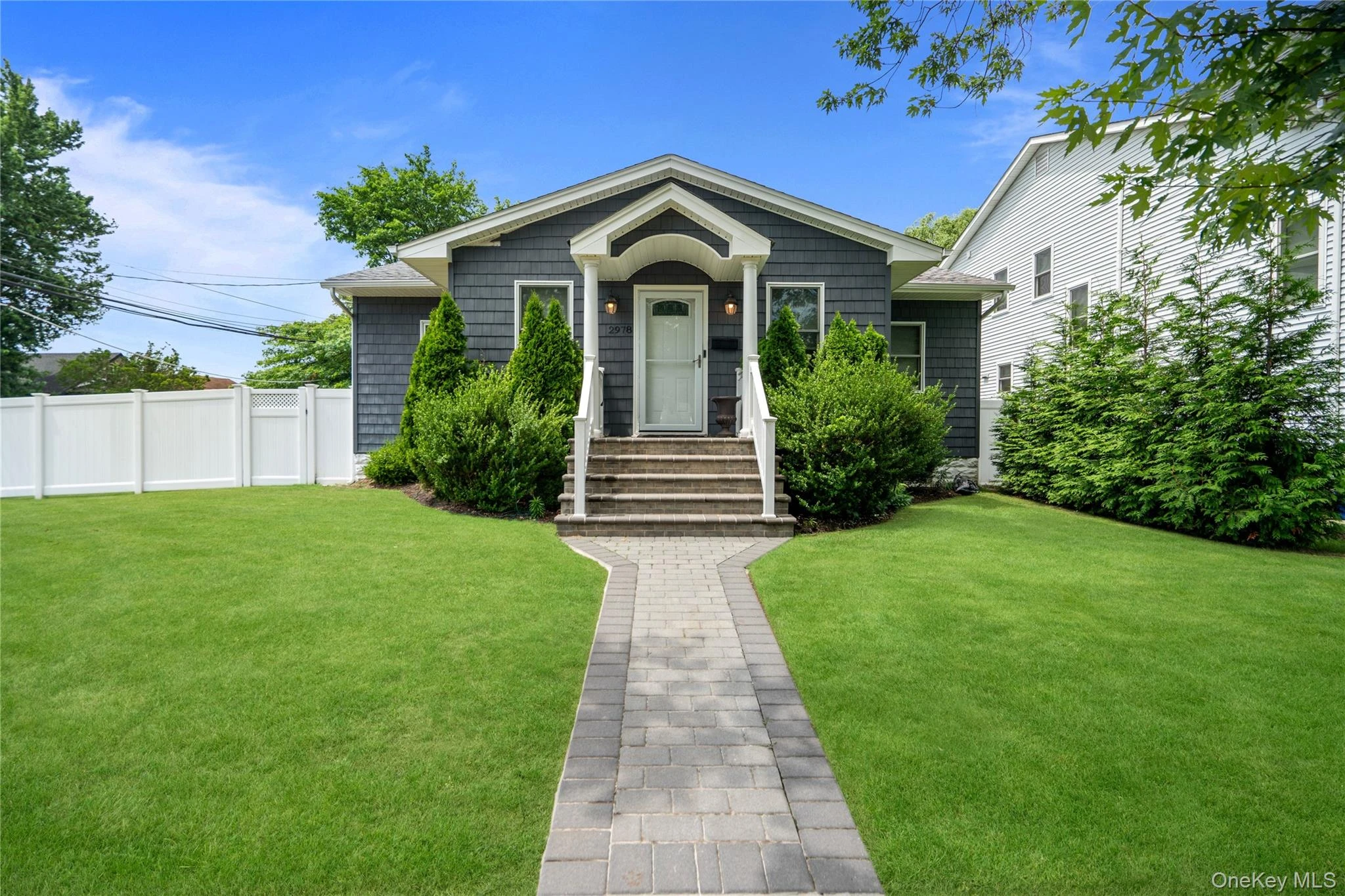 Photograph of 2978 Grand Boulevard