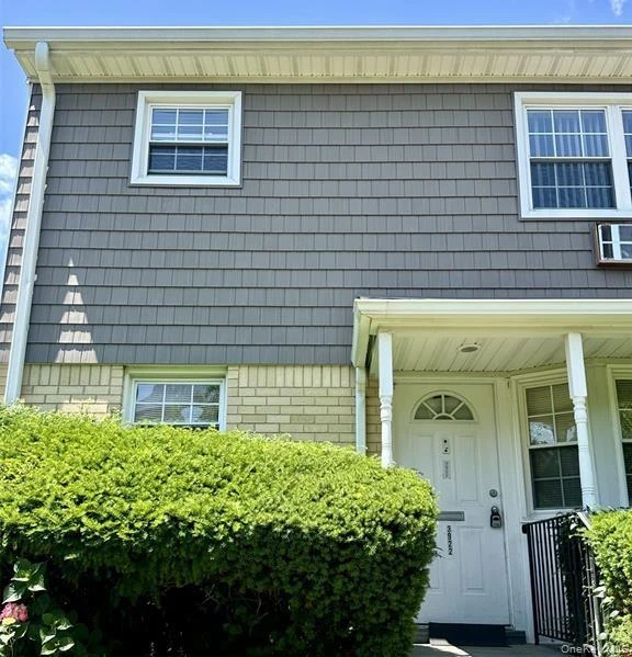 Photograph of 3922 Wilshire Lane