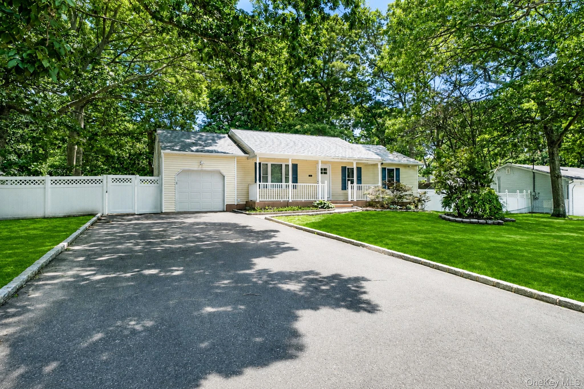 Photograph of 25 Heston Road