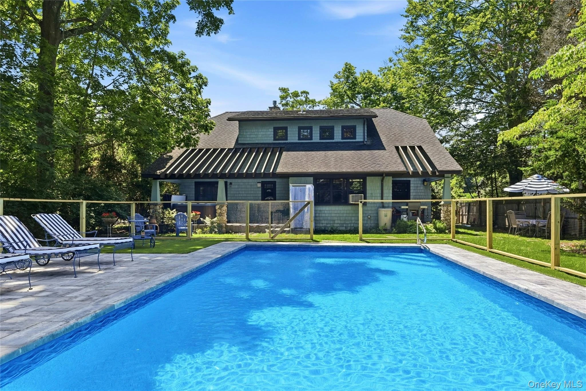 Photograph of 425 Maple Lane