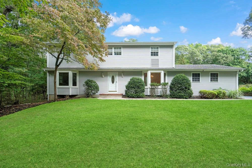 Photograph of 83 Shore Road