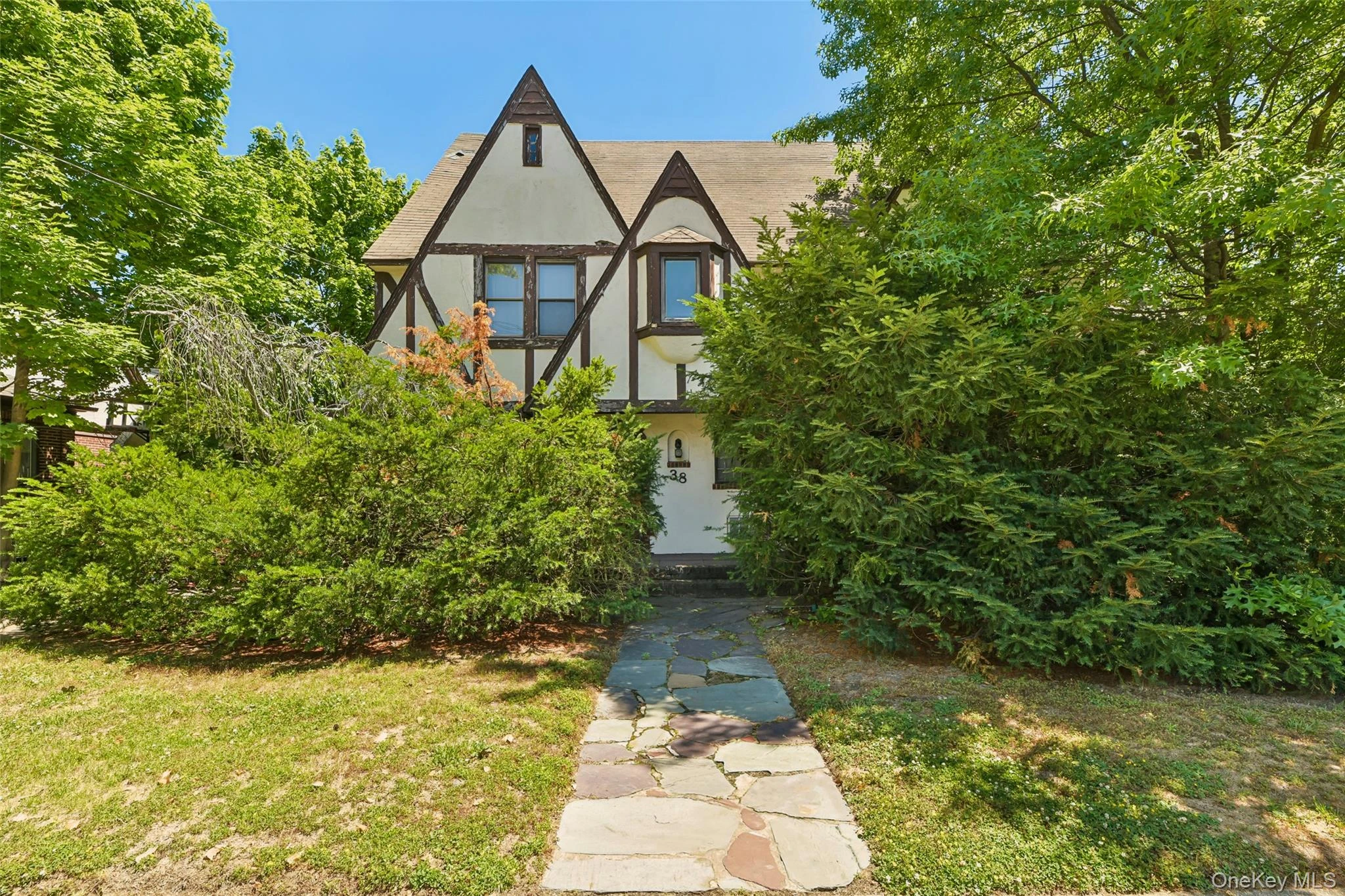 Photograph of 38 Cedarhurst Avenue