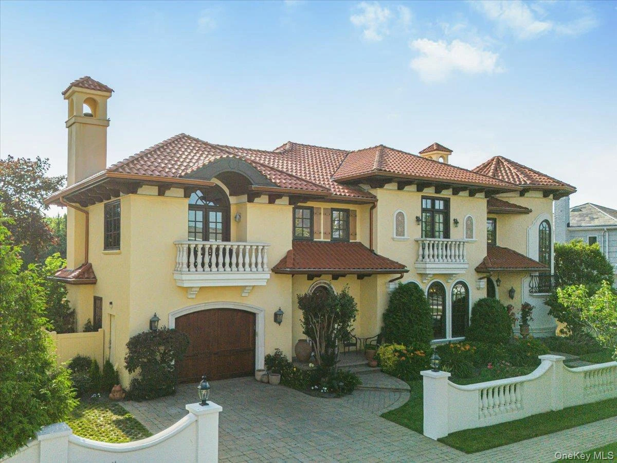 Photograph of 81 Montgomery Boulevard