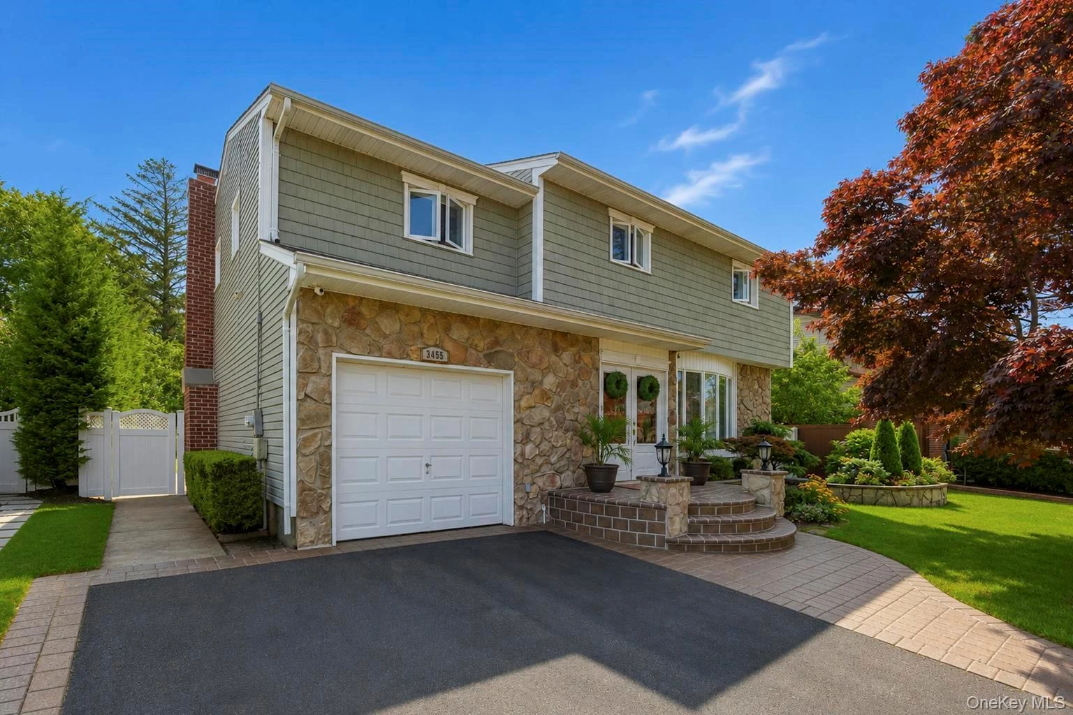 Photograph of 3455 Howard Boulevard