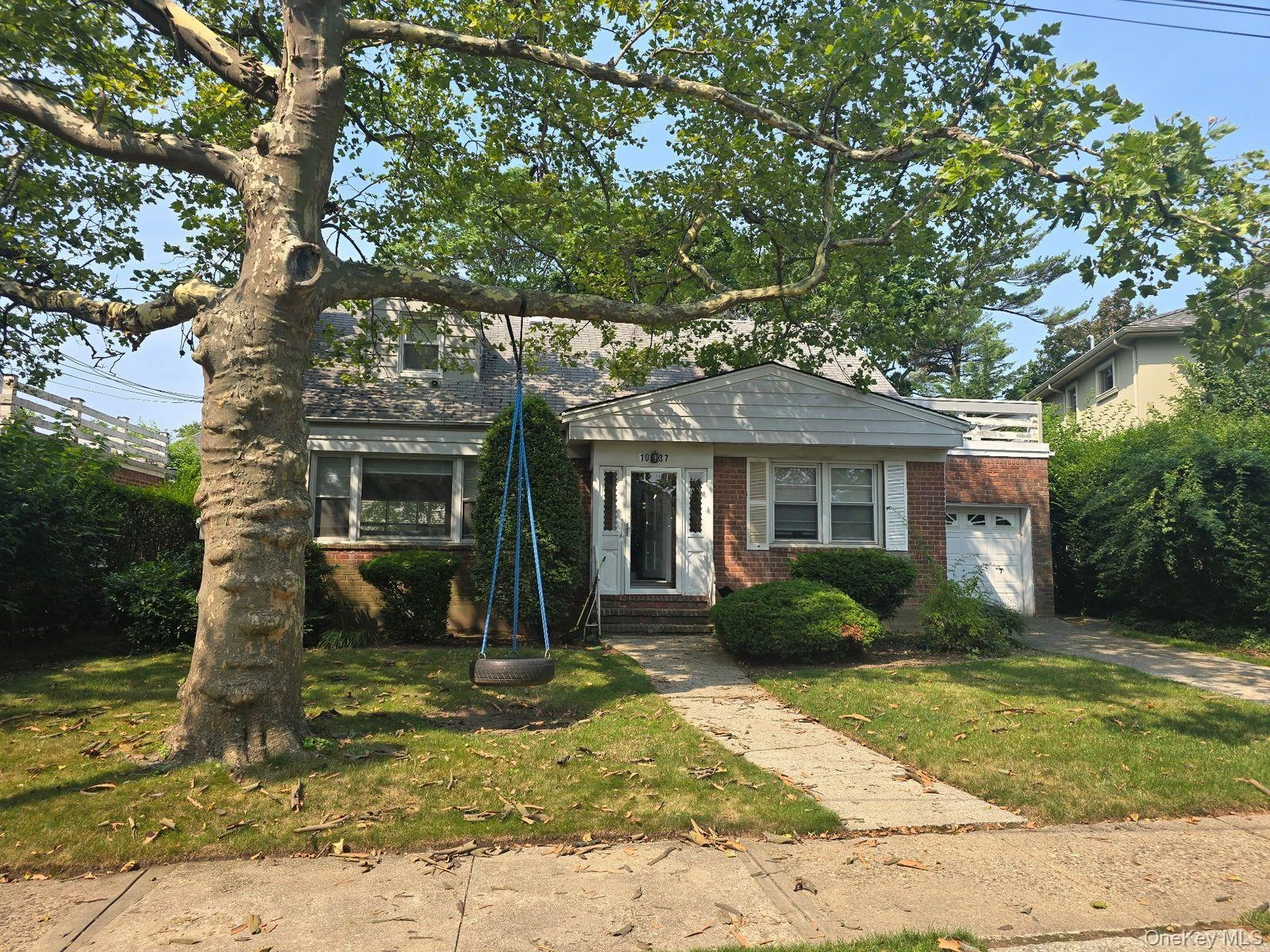 Photograph of 1037 Annapolis Street