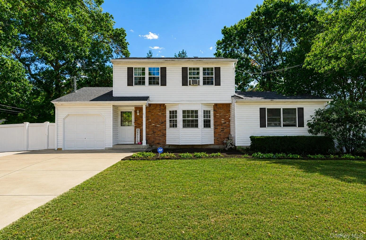Photograph of 250 Clarice Boulevard
