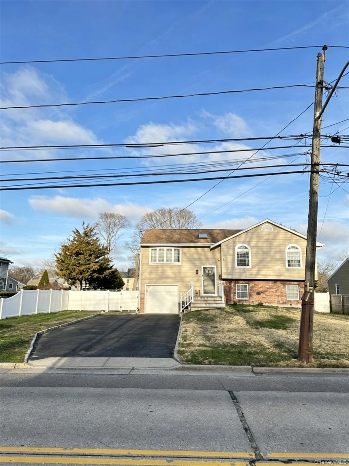Photograph of 249 Bayport Avenue