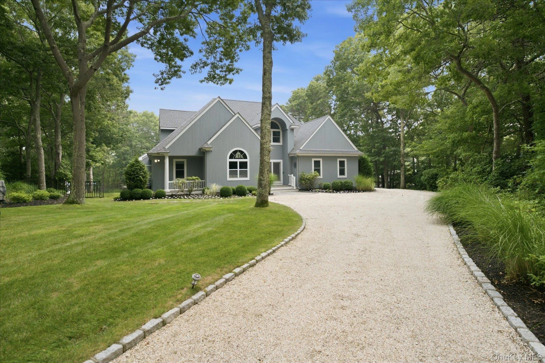 Photograph of 90 Lakeside Lane