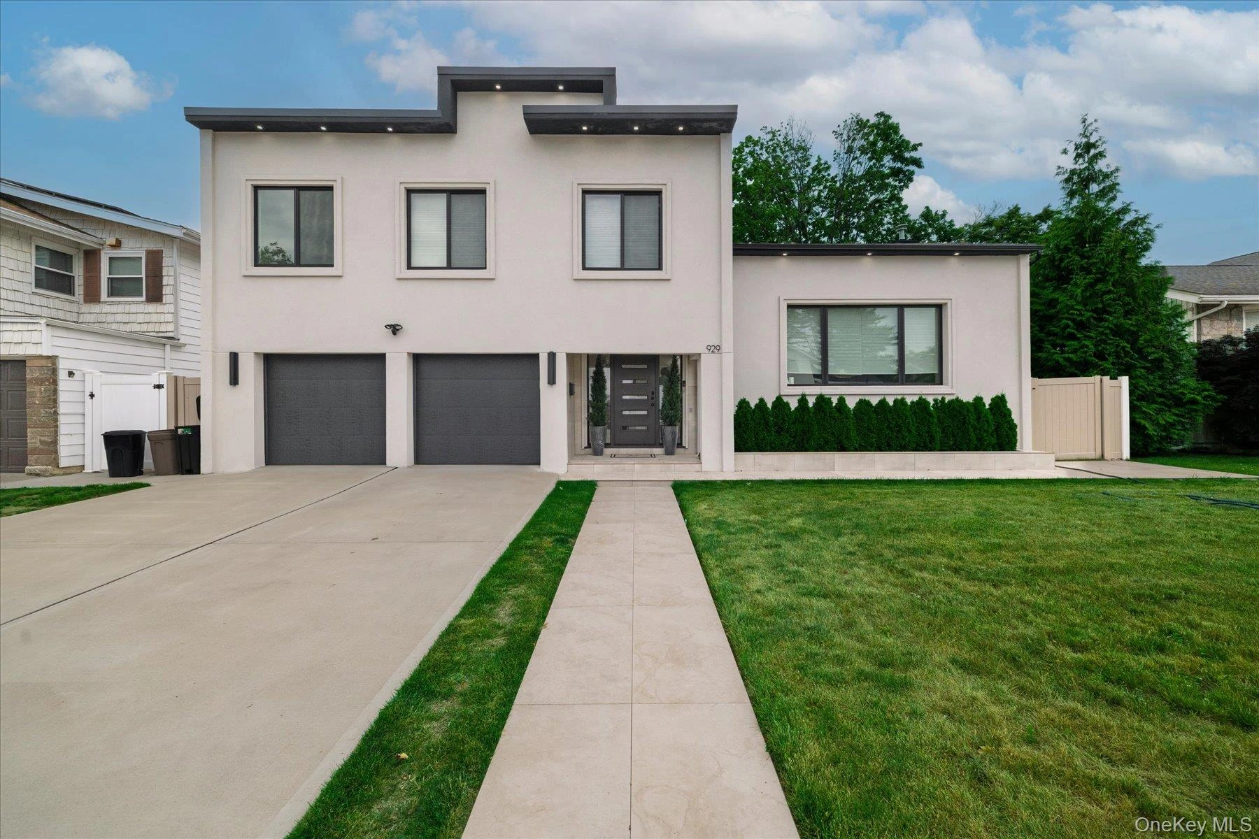 Photograph of 929 Jewel Drive