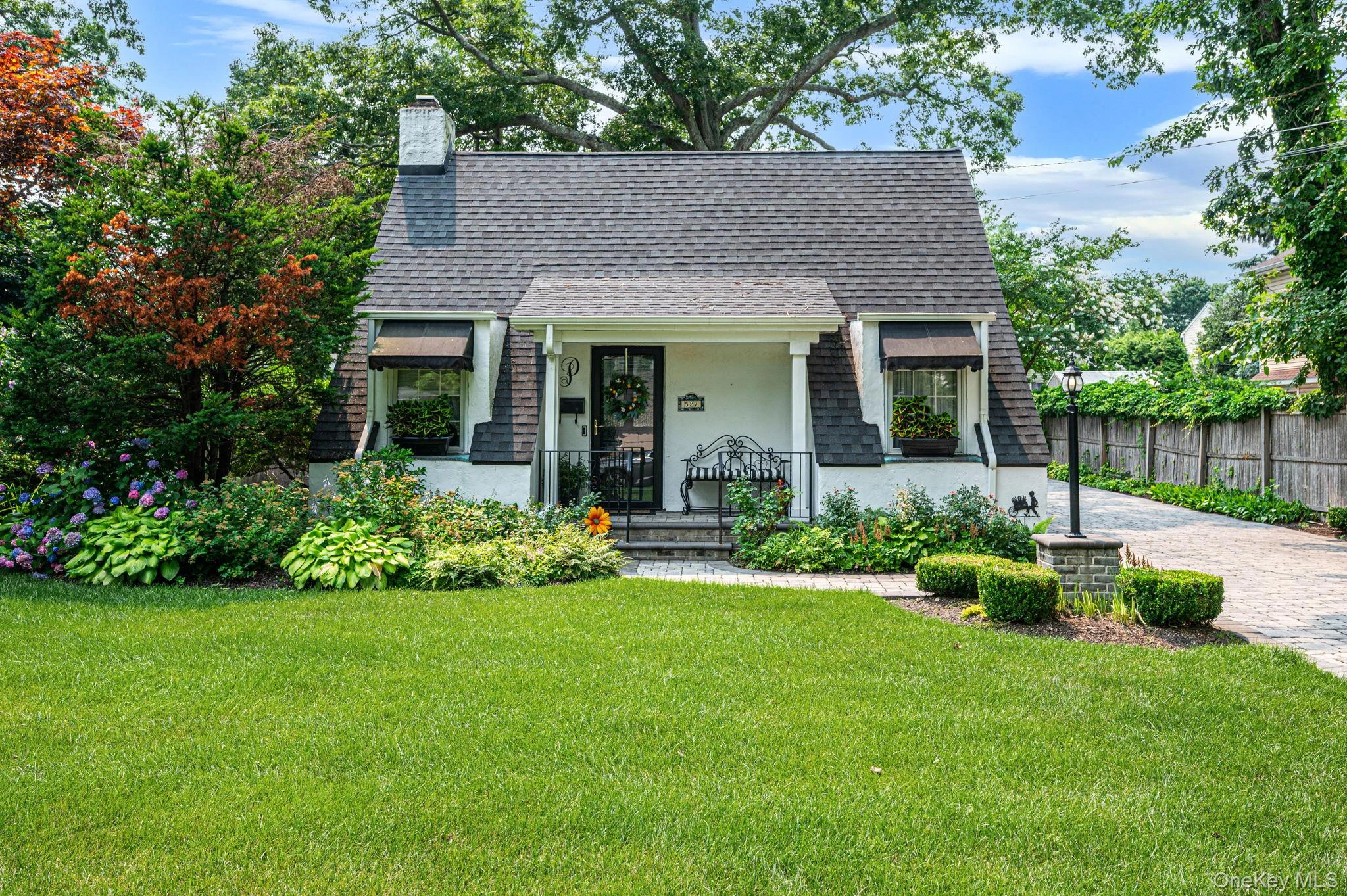 Photograph of 527 Brooklyn Boulevard