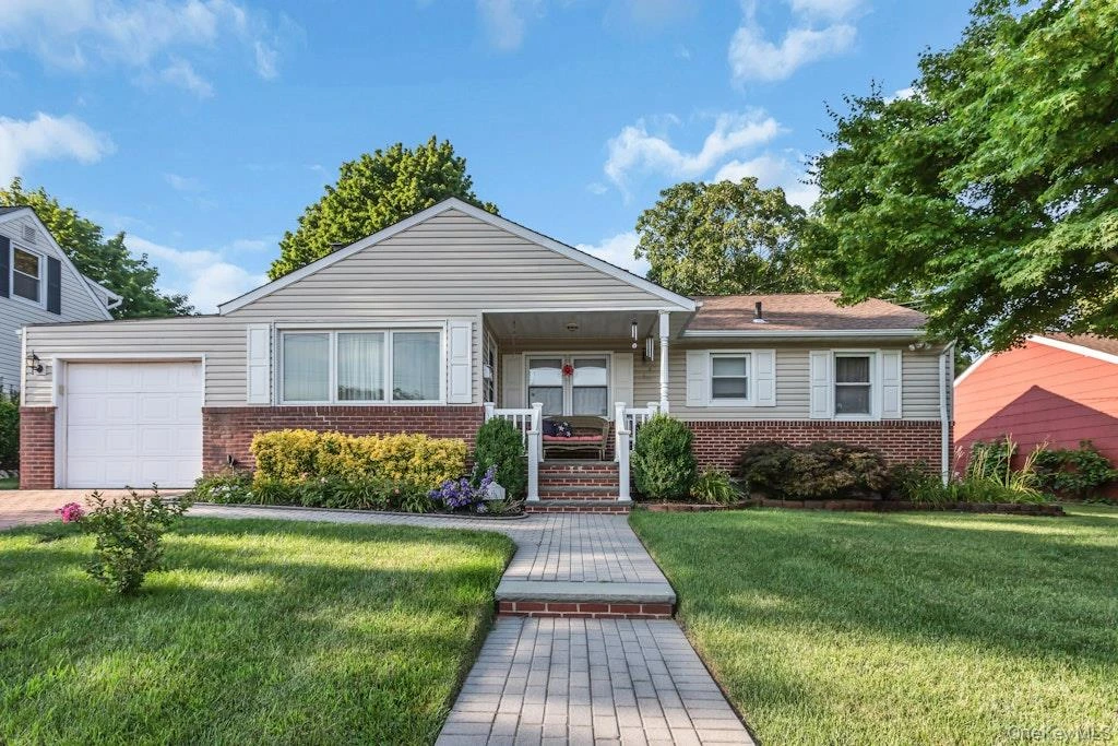Photograph of 6 Emerald Drive