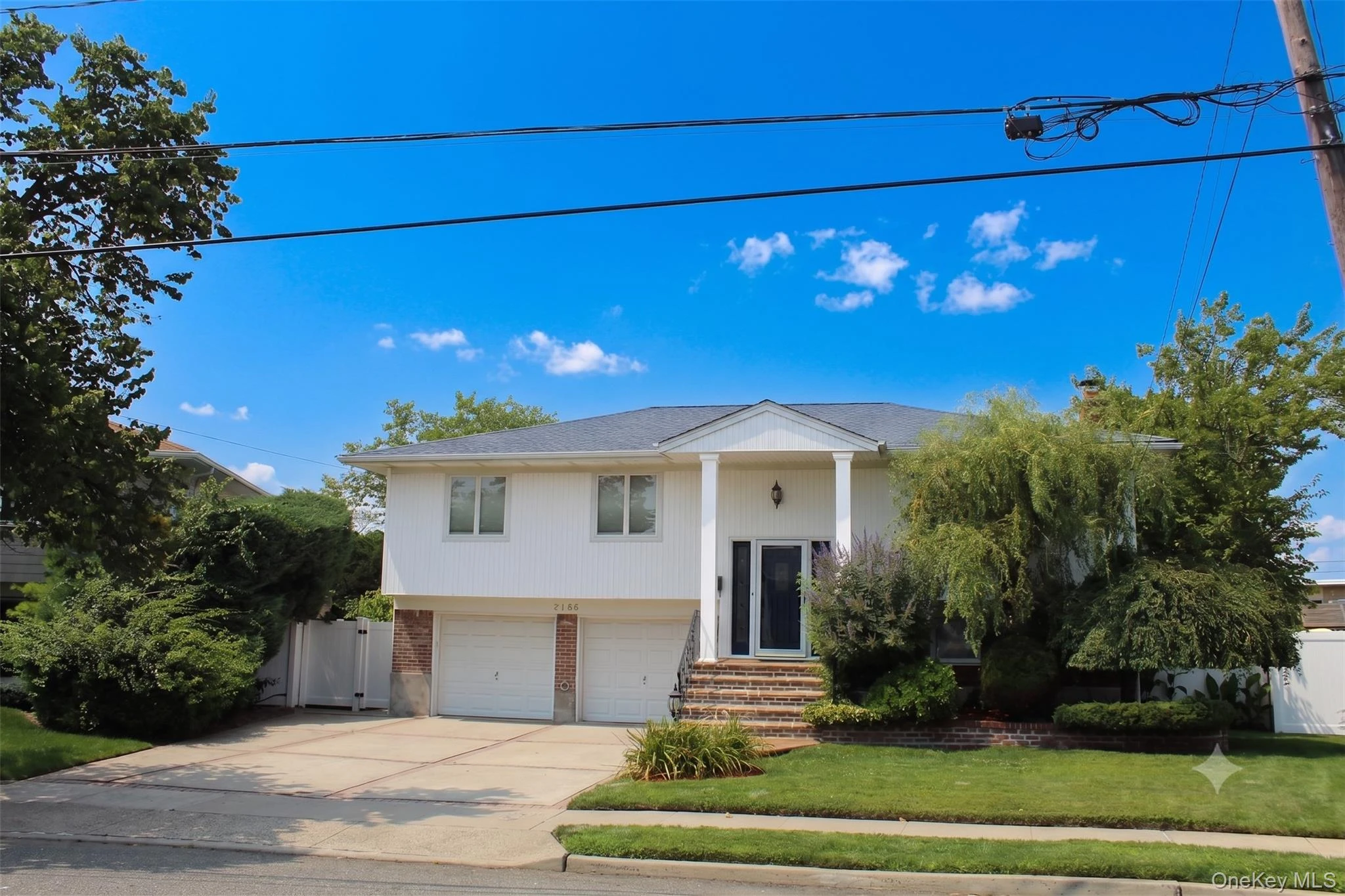 Photograph of 3186 Ocean Harbor Drive