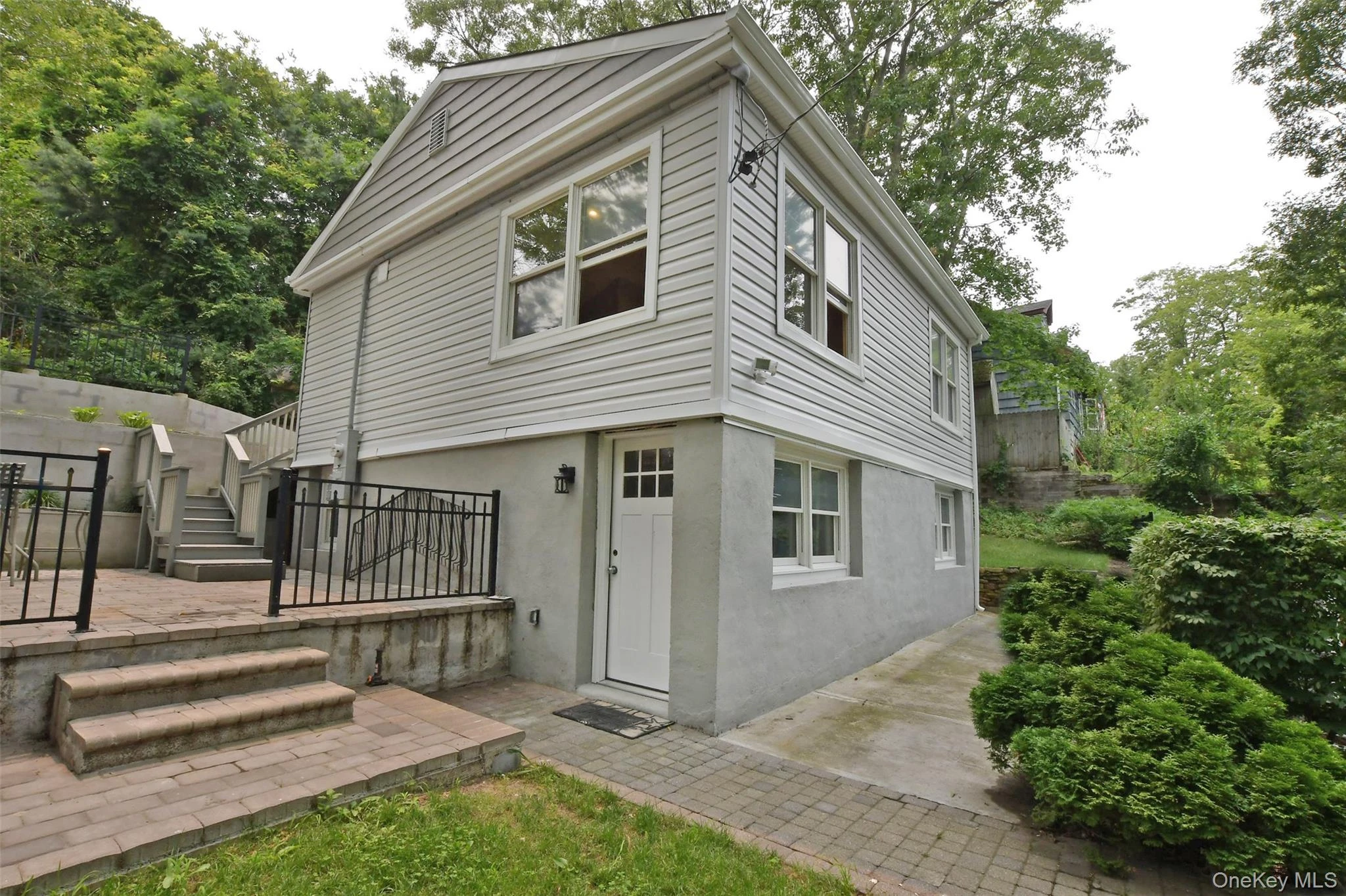 Photograph of 6 Southold Road