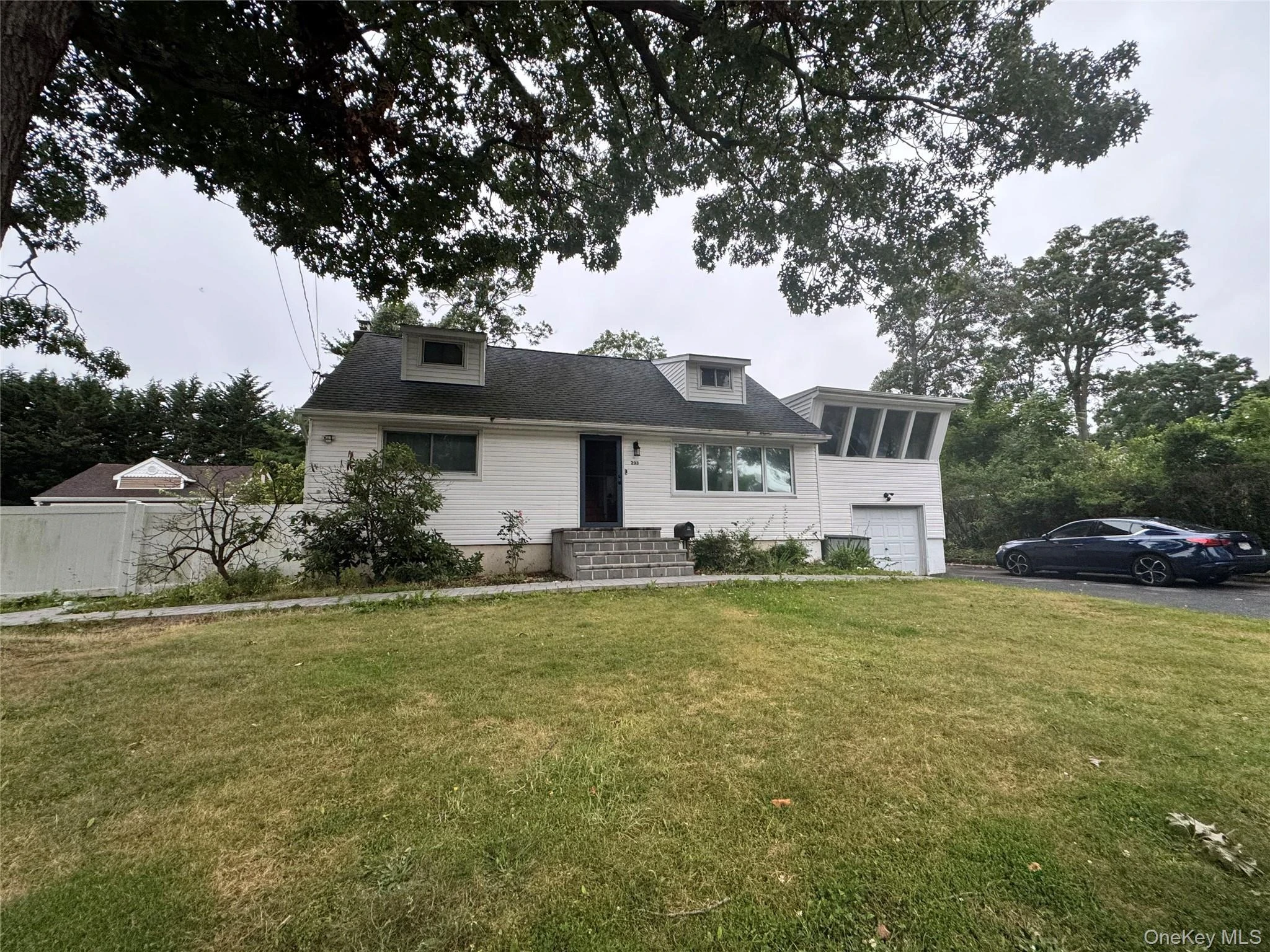 Photograph of 233 15th Street