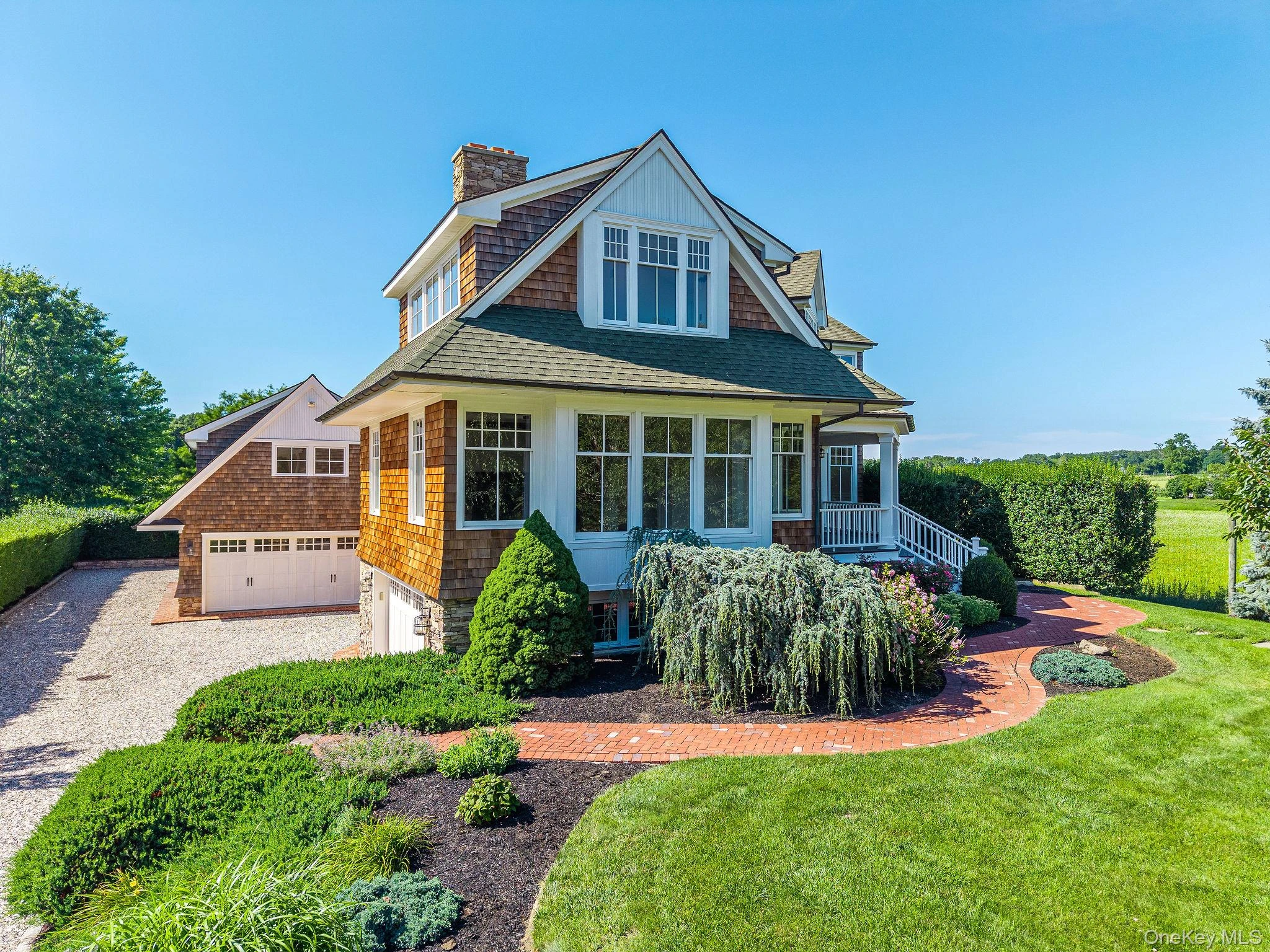 Photograph of 118 Peconic Bay Boulevard