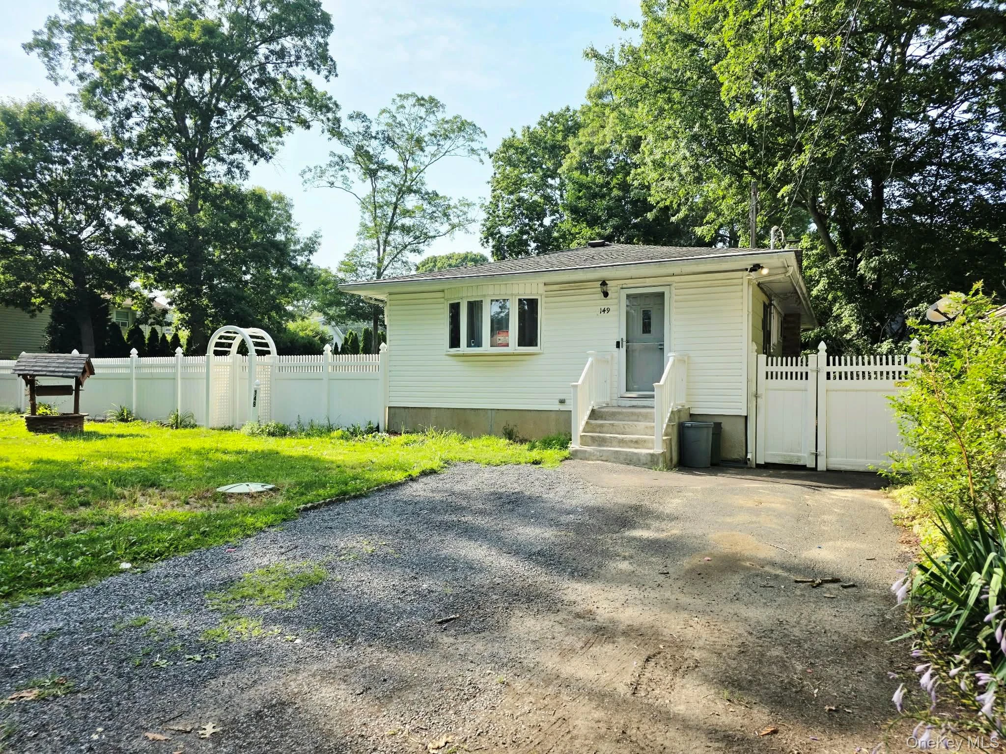 Photograph of 149 Moriches Avenue