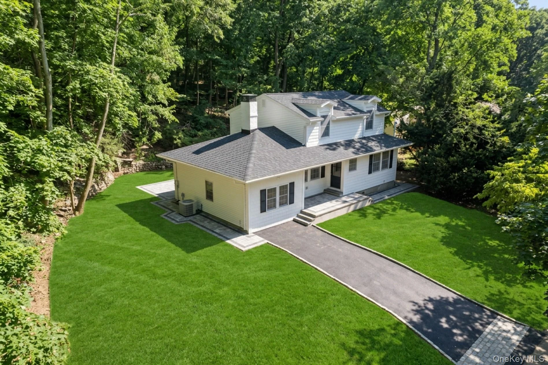 Photograph of 128 Crooked Hill Road