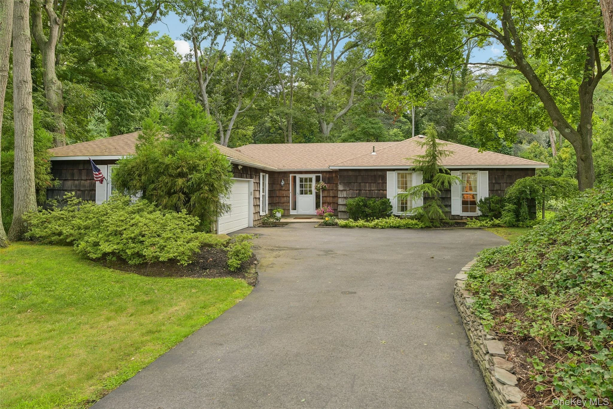 Photograph of 14 Mont Avenue
