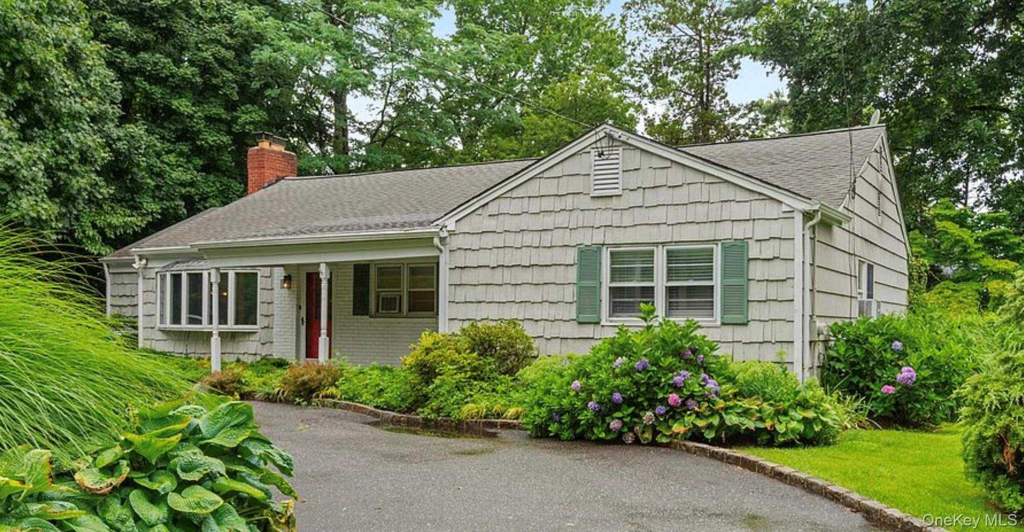 Photograph of 75 Cove Road
