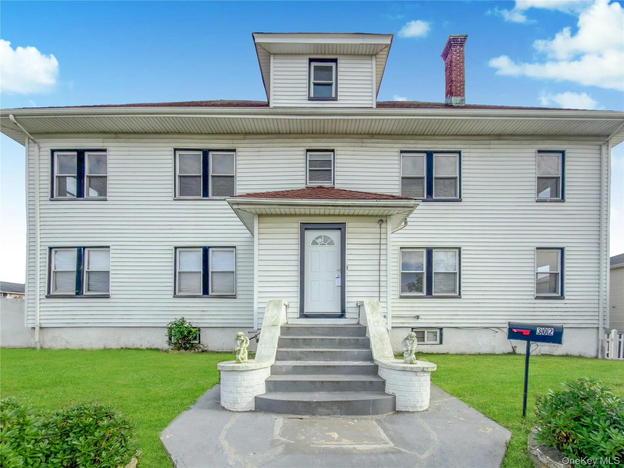 Photograph of 302 Hudson Street