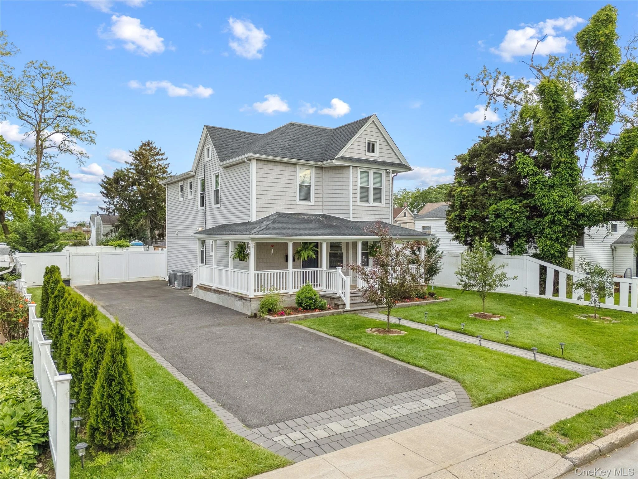 Photograph of 81 Pearsall Avenue