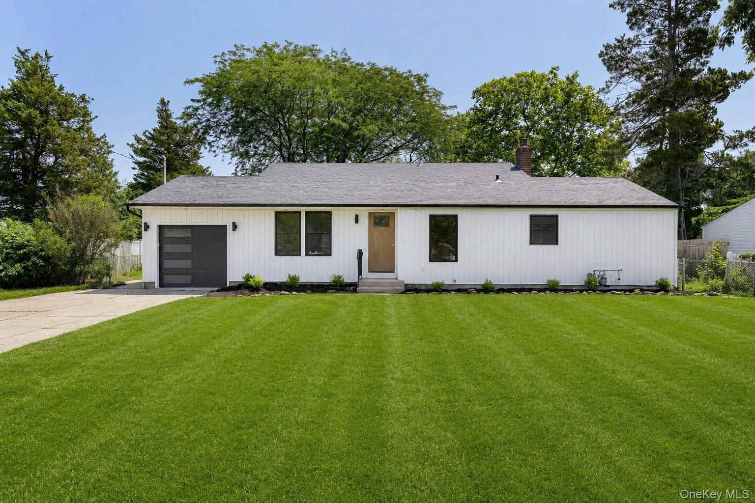 Photograph of 933 Thompson Drive