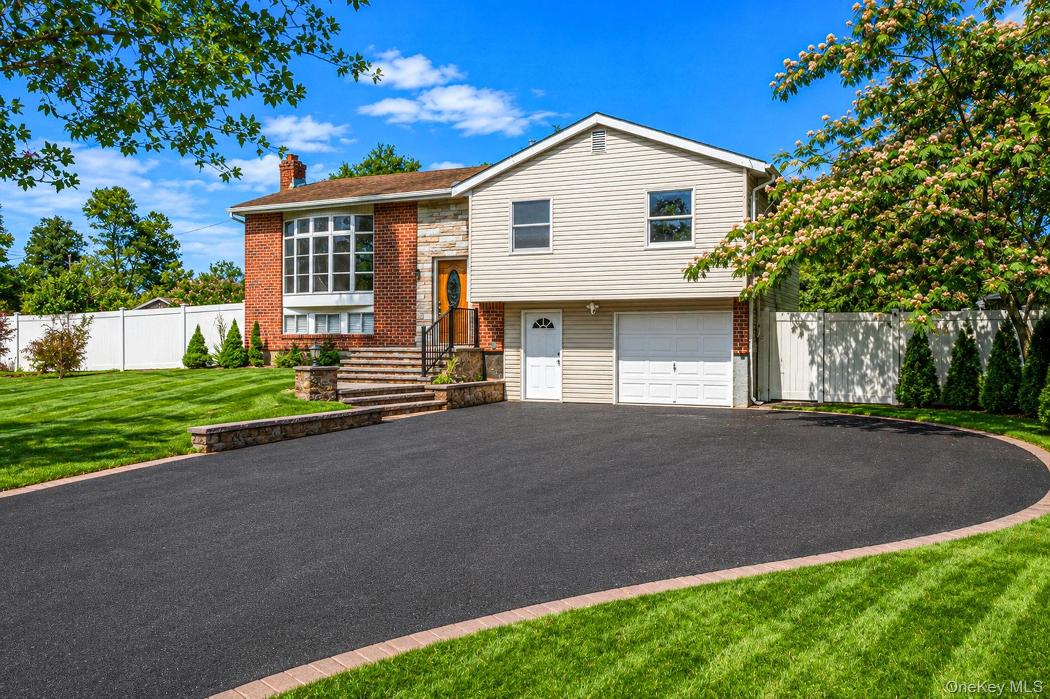 Photograph of 3 Richlee Drive