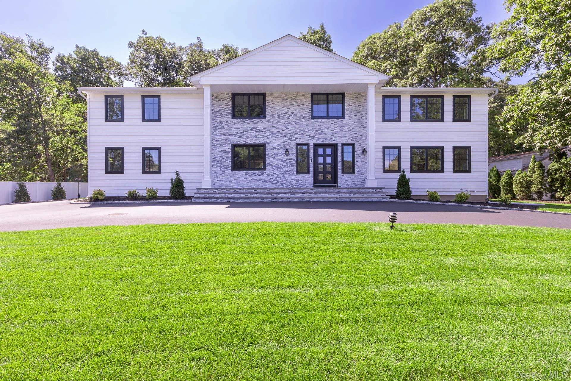 Photograph of 5 Hemingway Drive