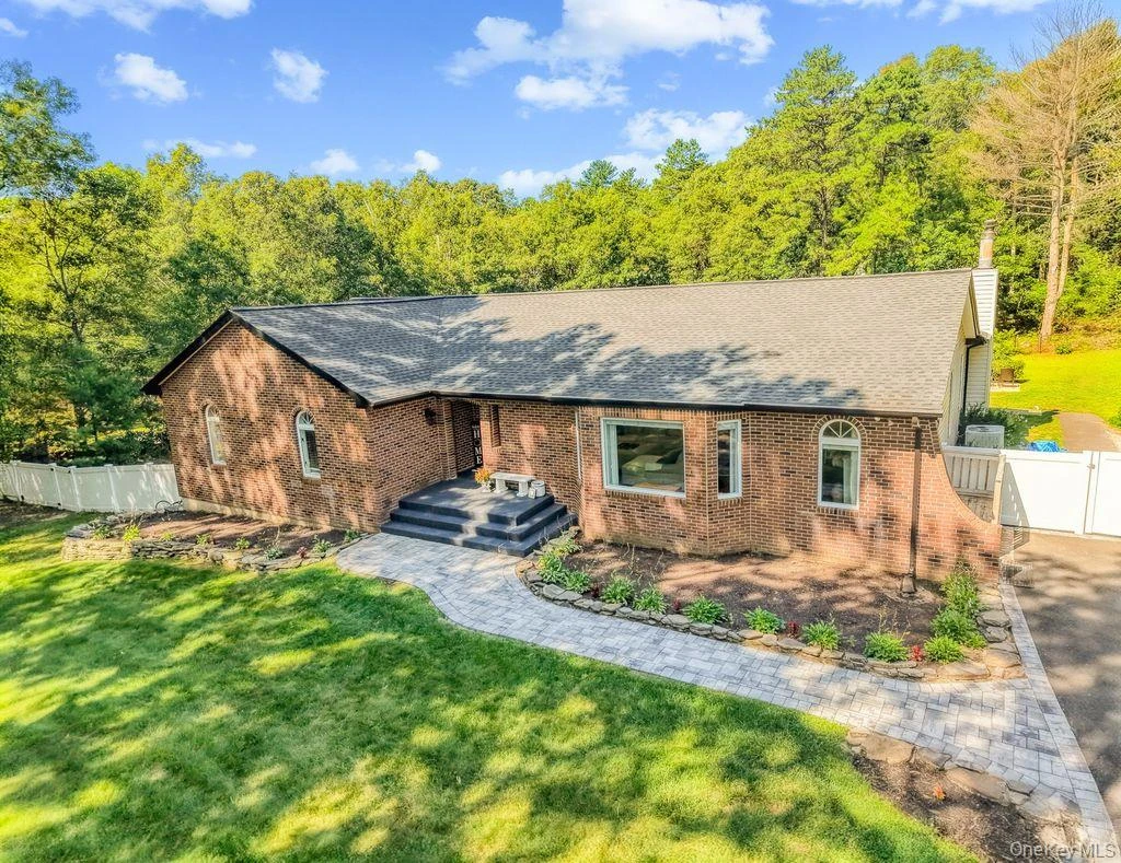 Photograph of 24 Bauer Avenue