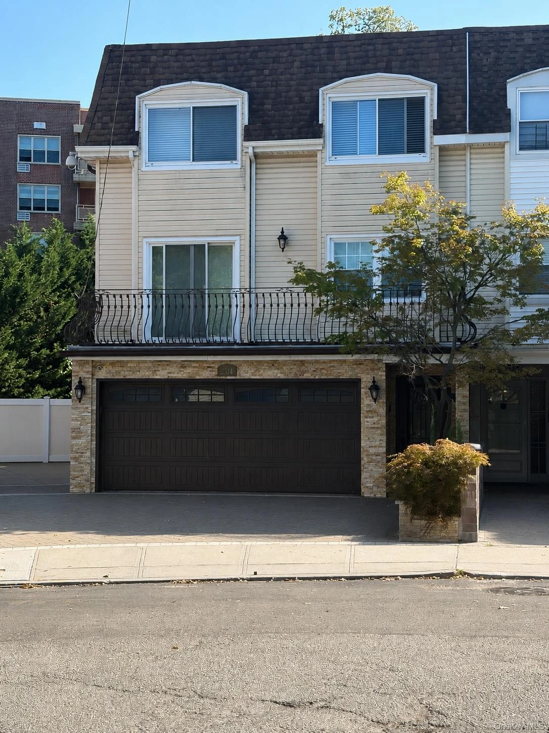 Photograph of 2314 215TH Street