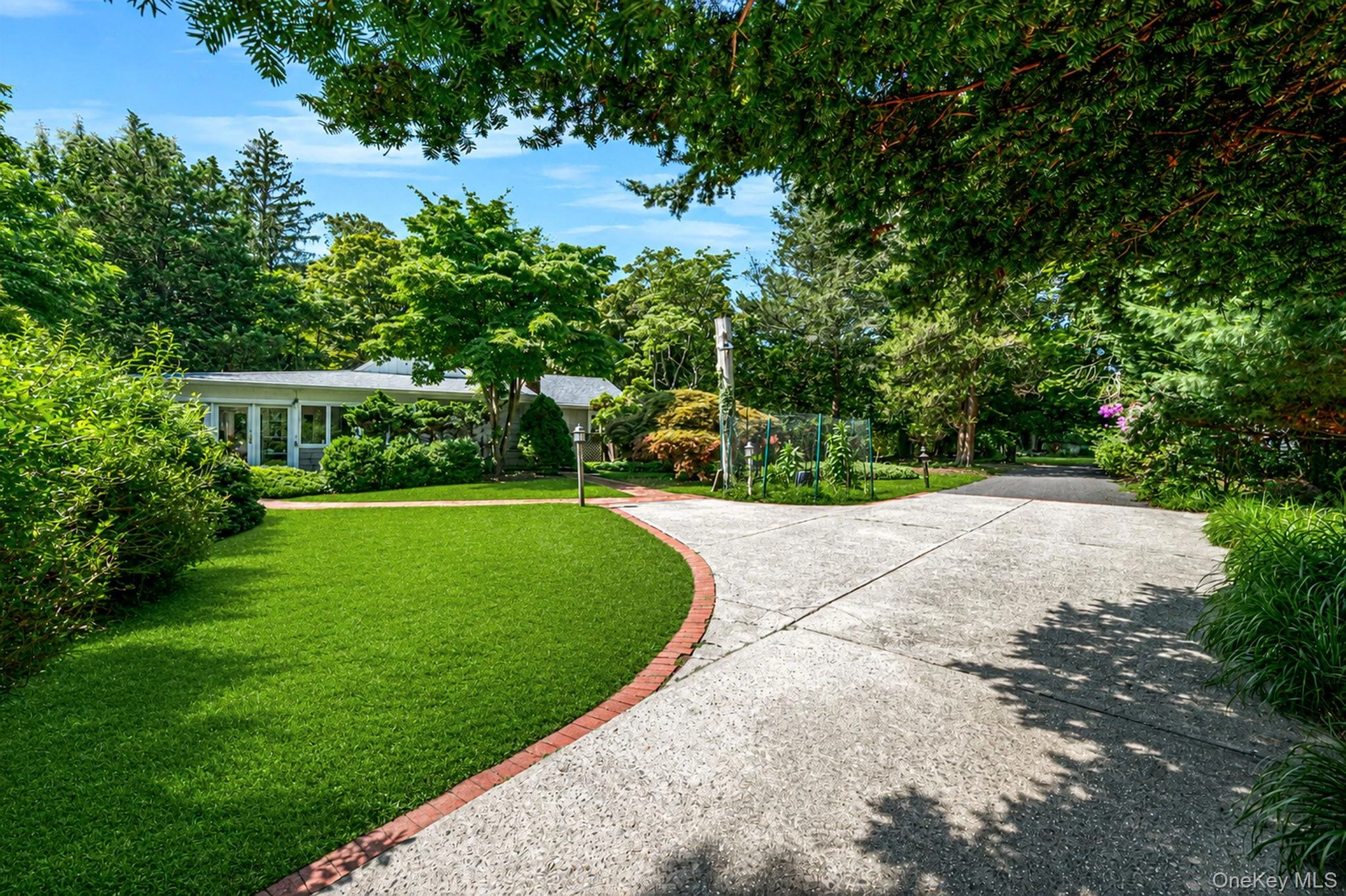Photograph of 90 Locust Lane