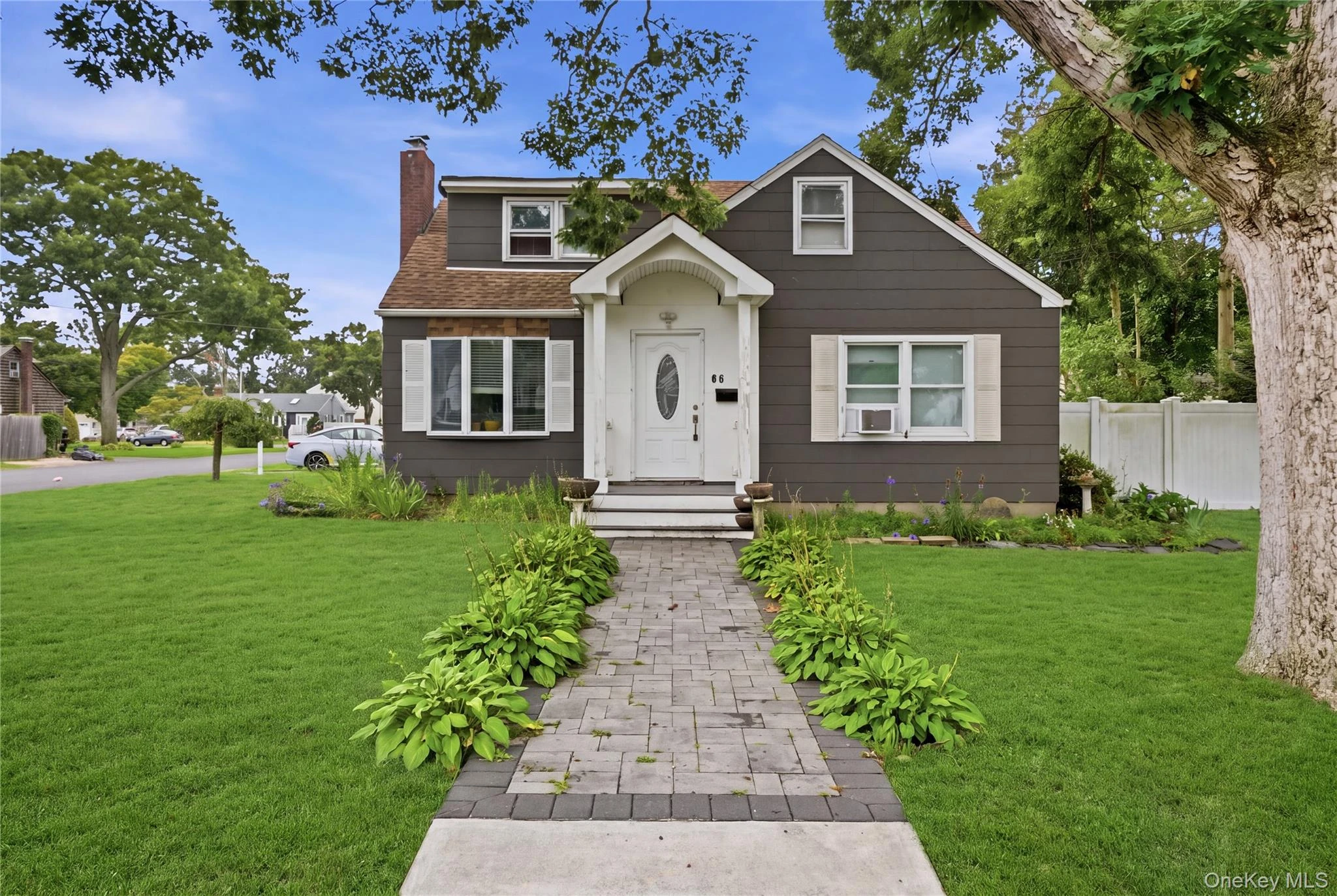 Photograph of 80 Everett Street