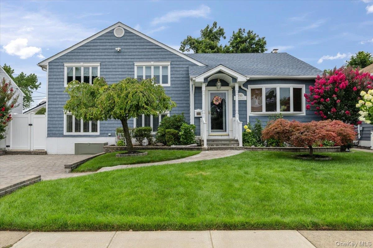 Photograph of 790 Wenwood Drive