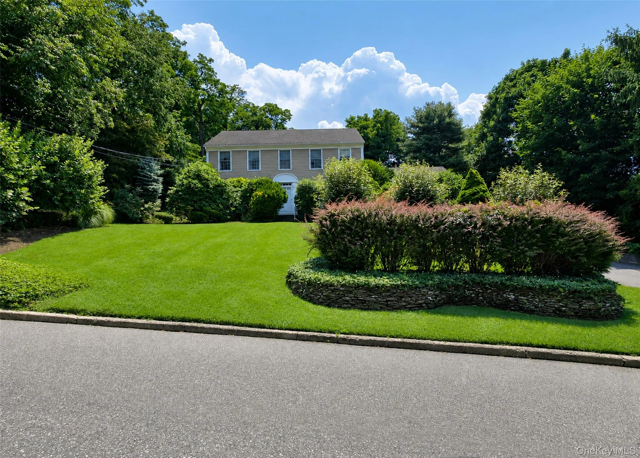 Photograph of 16 Woodhull Road