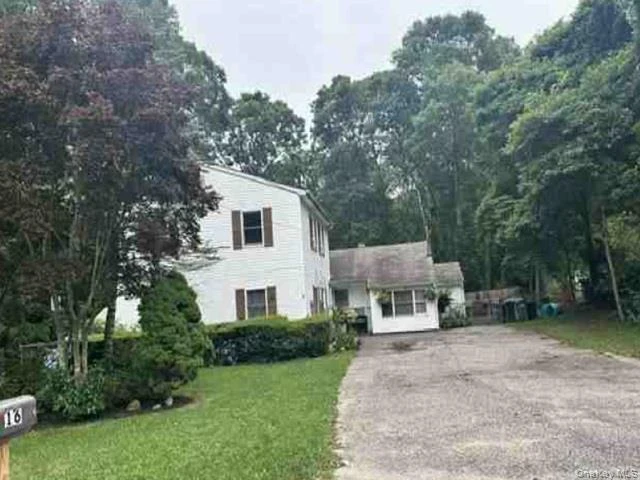Photograph of 16 Astor Drive